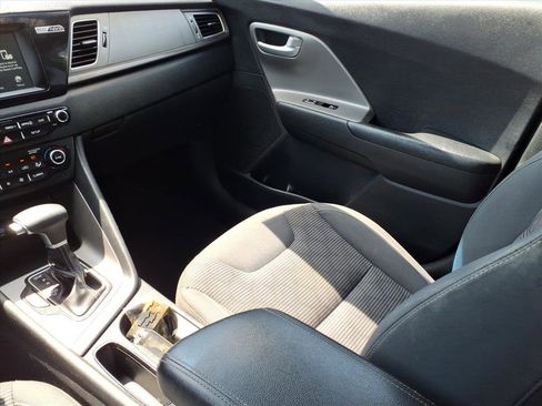 Used 2018 Kia Niro LX image 19