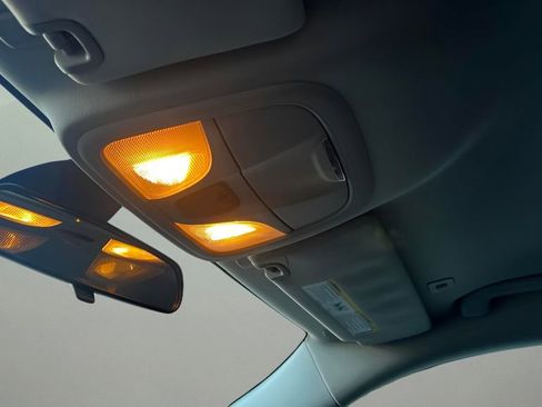 Used 2019 Jeep Cherokee Latitude Plus w/ Cold Weather Group image 13