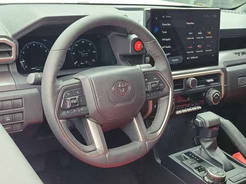 Used 2025 Toyota Tacoma TRD Off-Road w/ TRD Off Road Upgrade Package AWD/4WD image 5