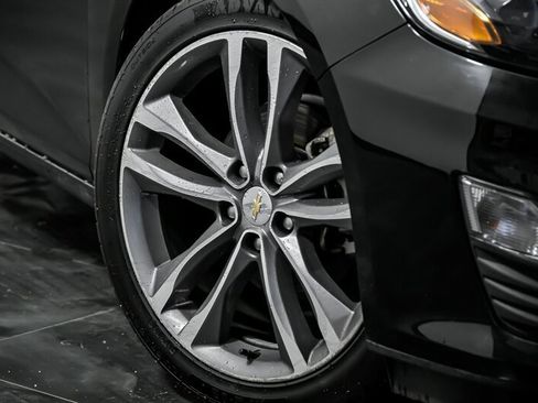 Used 2023 Chevrolet Malibu LT FWD image 3