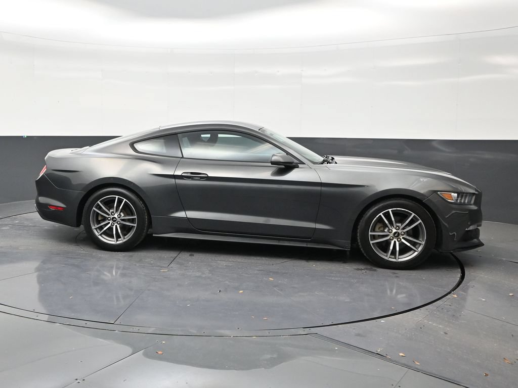 Used 2017 Ford Mustang Coupe RWD image 6