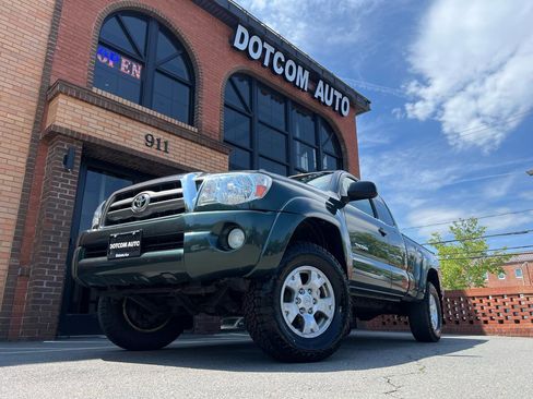 Used 2010 Toyota Tacoma 4x4 Access Cab V6 image 3