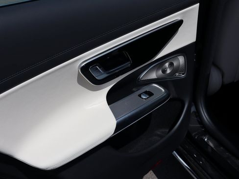 New 2026 Mercedes-Benz E 350 4MATIC Sedan image 19