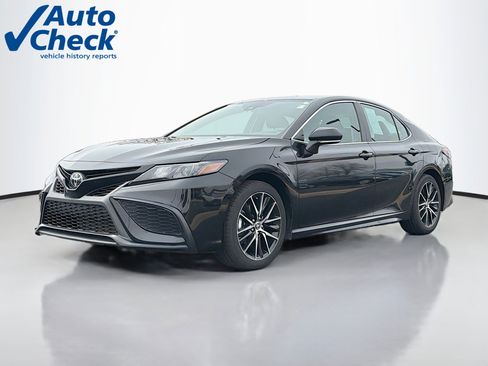 Used 2024 Toyota Camry SE FWD image 1