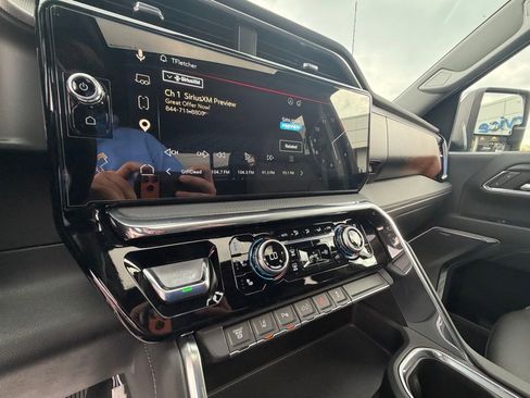 Used 2024 GMC Sierra 3500 Denali w/ Denali Reserve Package image 25