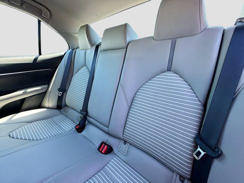 Used 2019 Toyota Camry SE FWD image 22