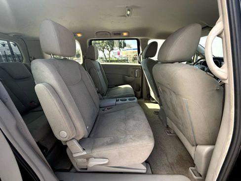 Used 2015 Nissan Quest S image 16