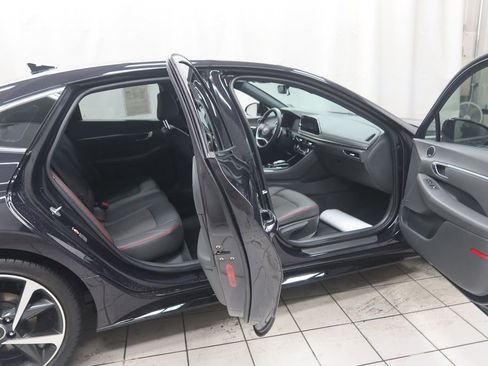Used 2023 Hyundai Sonata SEL Plus w/ Preferred Accessory Package FWD image 9