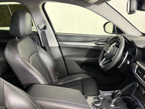 Used 2018 Alfa Romeo Stelvio Sport w/ Quick Order Package 22J Sport AWD/4WD image 31