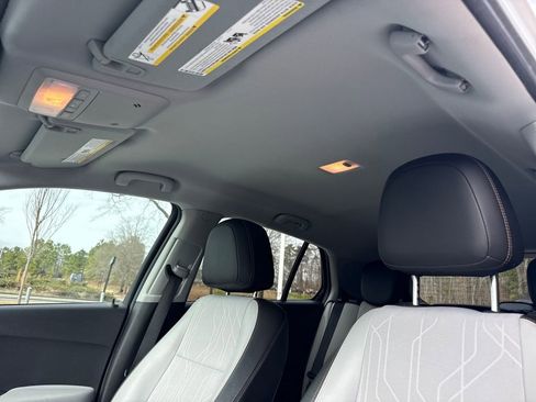 Used 2017 Chevrolet Trax LT w/ LT Convenience Package image 22