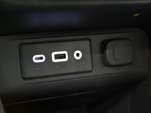 Used 2023 Buick Encore GX Preferred w/ Cold Weather Comfort Package FWD image 28