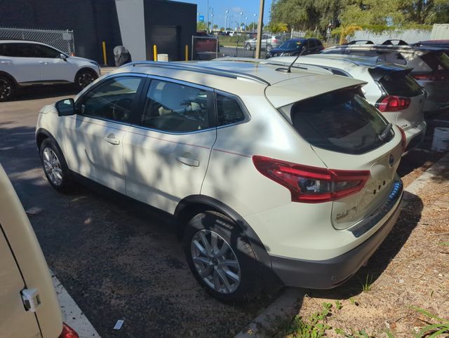 Certified 2022 Nissan Rogue Sport SV w/ Technology Package AWD/4WD image 3