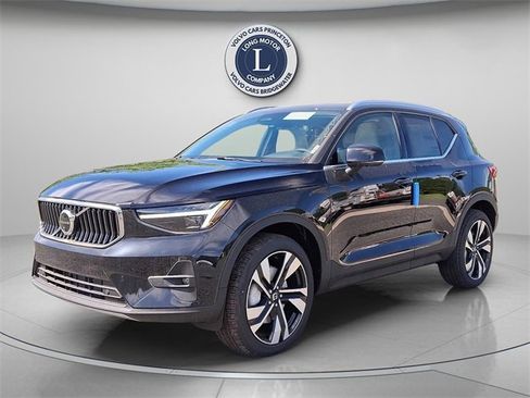 New 2025 Volvo XC40 B5 Ultra w/ Protection Package Premier image 3