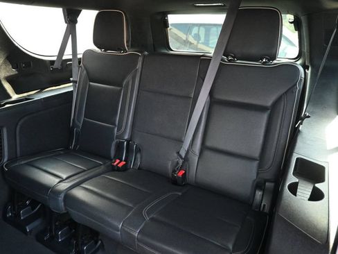 Used 2023 Chevrolet Suburban Premier RWD image 20
