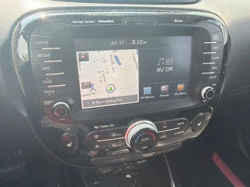 Used 2017 Kia Soul ! w/ Tech Package FWD image 25