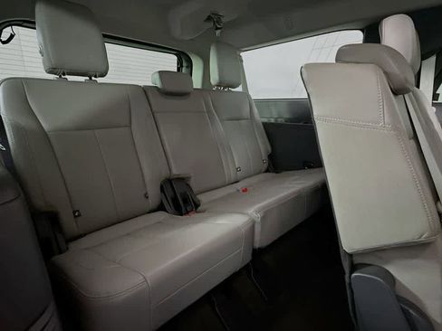 Used 2019 Ford Expedition Max XLT w/ Equipment Group 202A AWD/4WD image 31