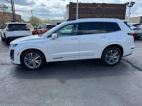 Used 2025 Cadillac XT6 Premium Luxury image 9