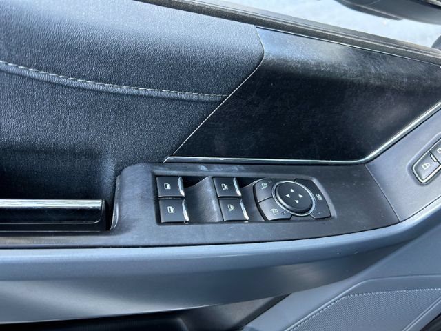 Used 2022 Ford F150 Lightning XLT AWD/4WD image 17