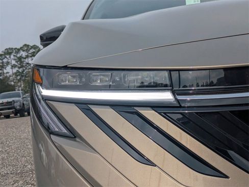 New 2026 Nissan Sentra SL w/ Floor Mat Package image 10