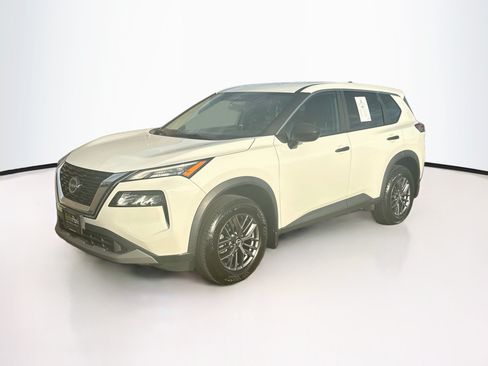 Used 2023 Nissan Rogue S AWD/4WD image 3