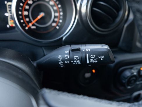 Used 2021 Jeep Wrangler Unlimited Sport image 24