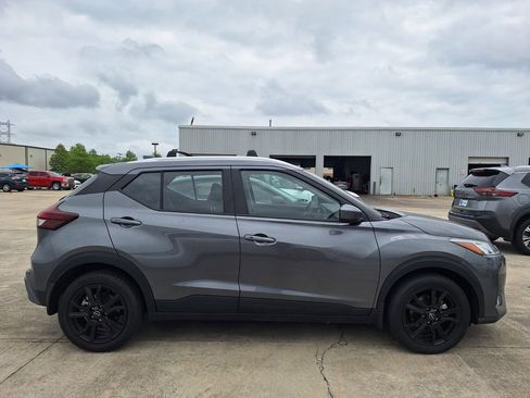 Used 2024 Nissan Kicks SV w/ Exterior Package FWD image 4