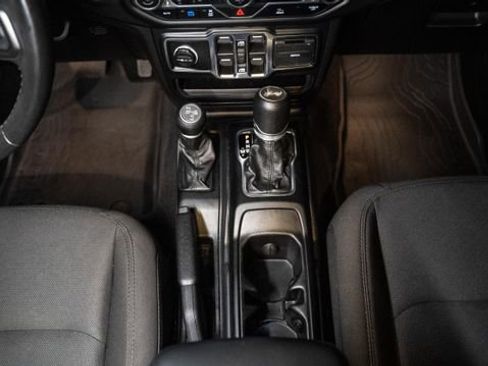 Used 2023 Jeep Wrangler Unlimited w/ Cold Weather Group image 4