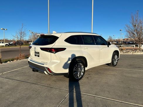 New 2026 Toyota Highlander Platinum AWD/4WD image 7