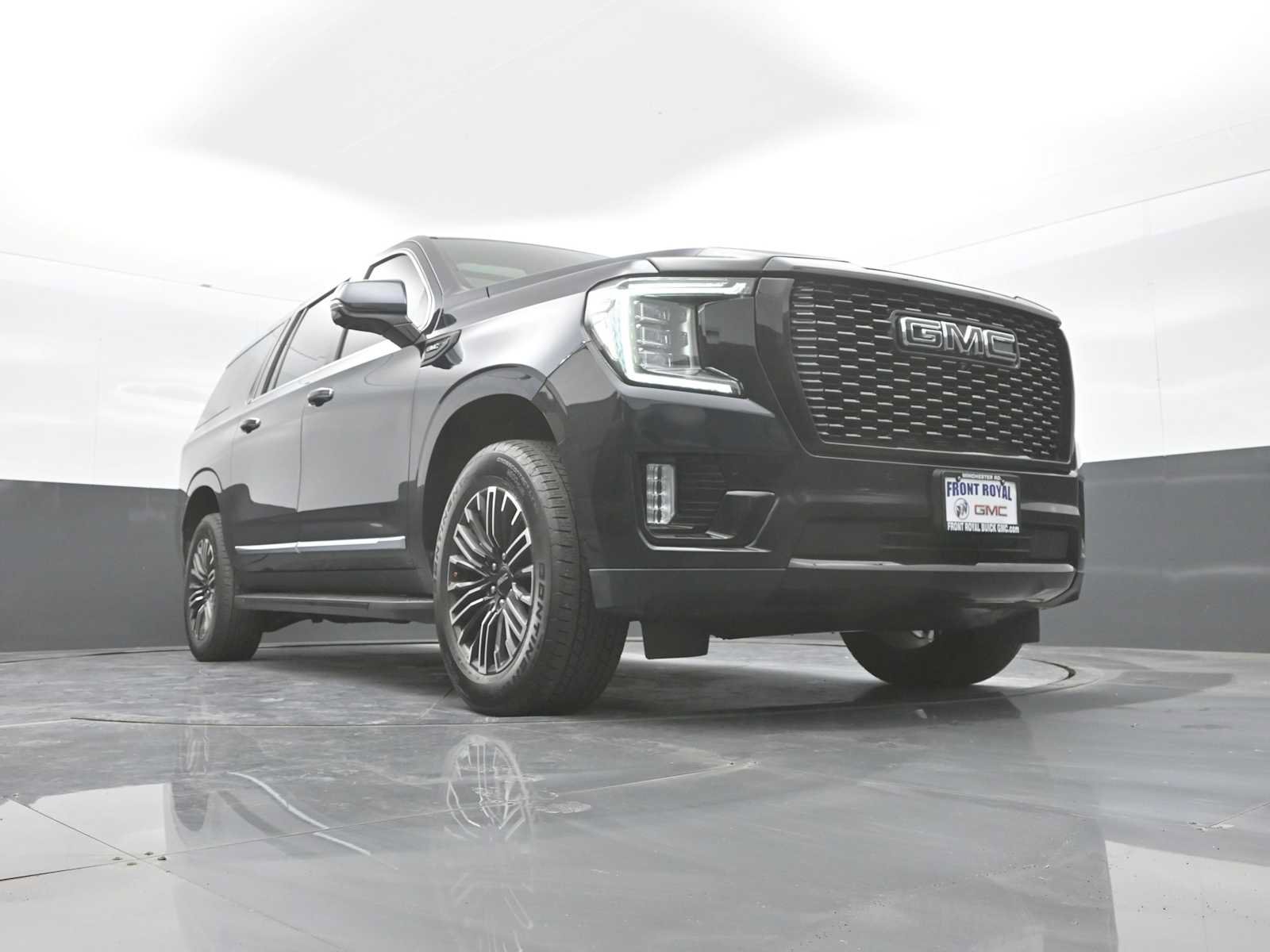 Used 2024 GMC Yukon XL SLT w/ SLT Luxury Package AWD/4WD image 47