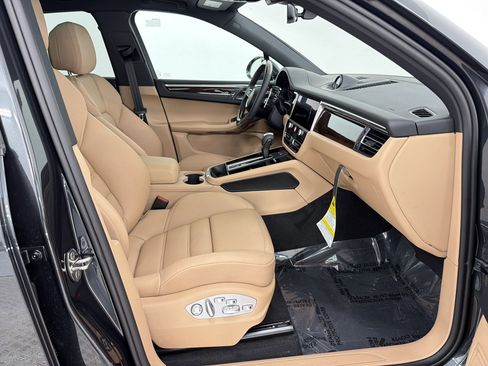 Used 2026 Porsche Macan AWD/4WD image 25