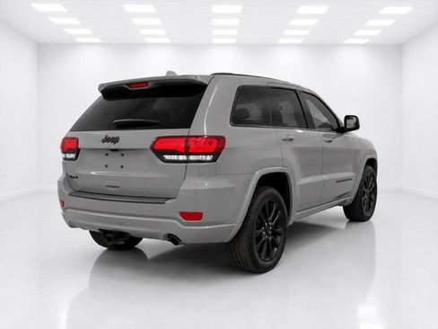 Used 2019 Jeep Grand Cherokee Altitude AWD/4WD image 9