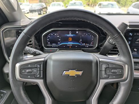 Used 2023 Chevrolet Silverado 1500 LT AWD/4WD image 24