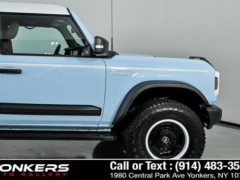 Used 2023 Ford Bronco Heritage Edition AWD/4WD image 8