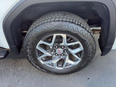 Used 2023 GMC Sierra 1500 SLT w/ SLT Convenience Package image 9