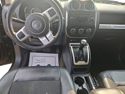 Used 2017 Jeep Compass Latitude AWD/4WD image 10