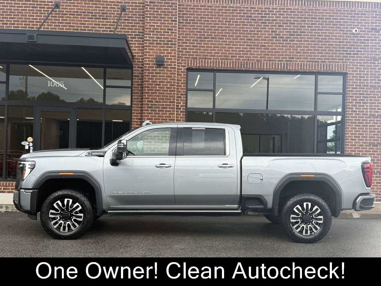 Used 2024 GMC Sierra 2500 Denali Ultimate w/ Snow Plow Prep/Camper Package AWD/4WD image 3