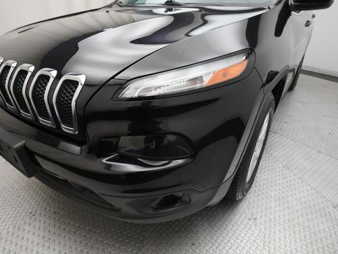 Used 2015 Jeep Cherokee Latitude w/ Comfort/Convenience Group image 21