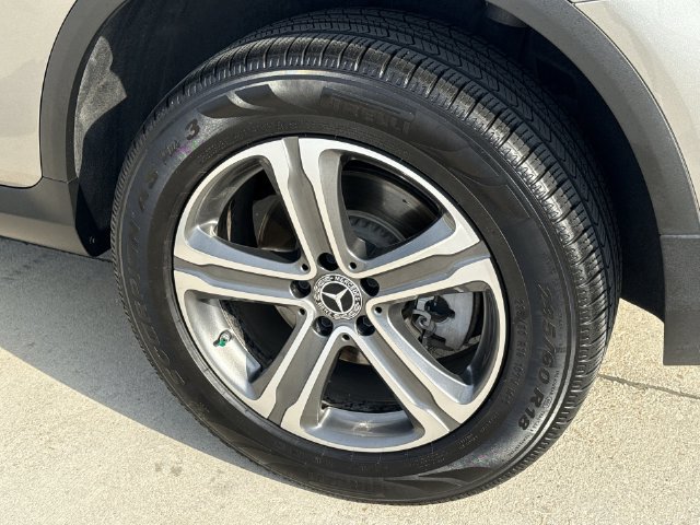Used 2021 Mercedes-Benz GLC 300 image 11