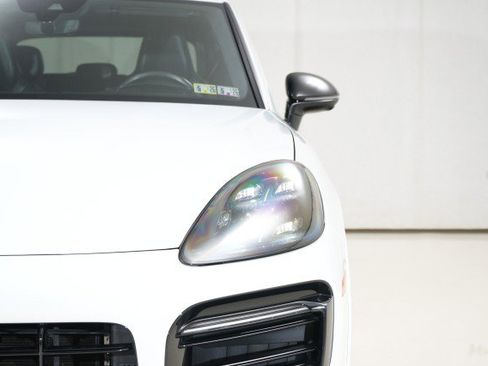 Used 2021 Porsche Cayenne GTS image 8