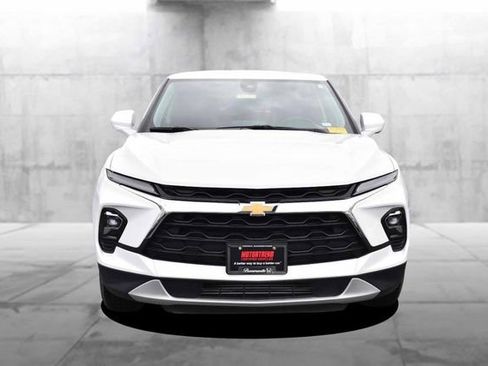 Used 2025 Chevrolet Blazer LT FWD image 4