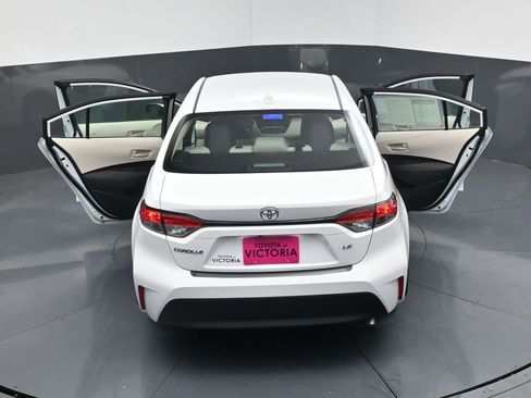 Used 2025 Toyota Corolla LE image 22