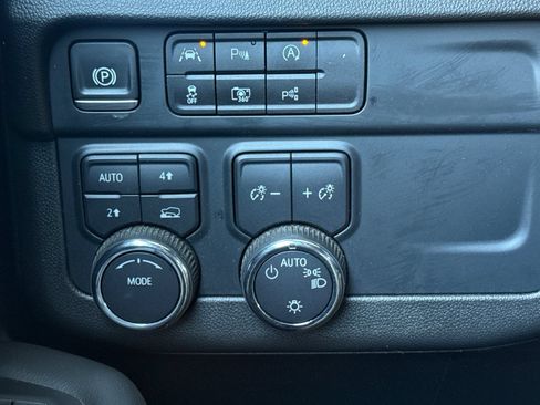 Used 2025 Chevrolet Tahoe LT AWD/4WD image 41
