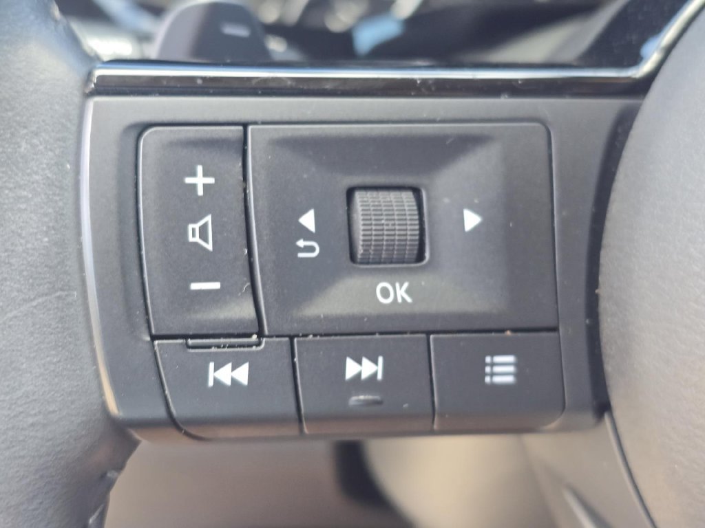 Used 2023 Nissan Pathfinder SL w/ SL Premium Package FWD image 23