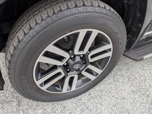 Used 2015 Toyota 4Runner Limited image 12