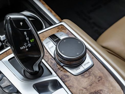 Used 2019 BMW 750i xDrive w/ M Sport Package AWD/4WD image 28