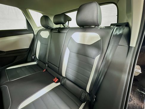 New 2026 Volkswagen Taos SEL AWD/4WD image 24