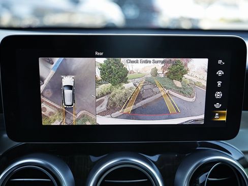 Used 2022 Mercedes-Benz GLC 300 4MATIC image 36