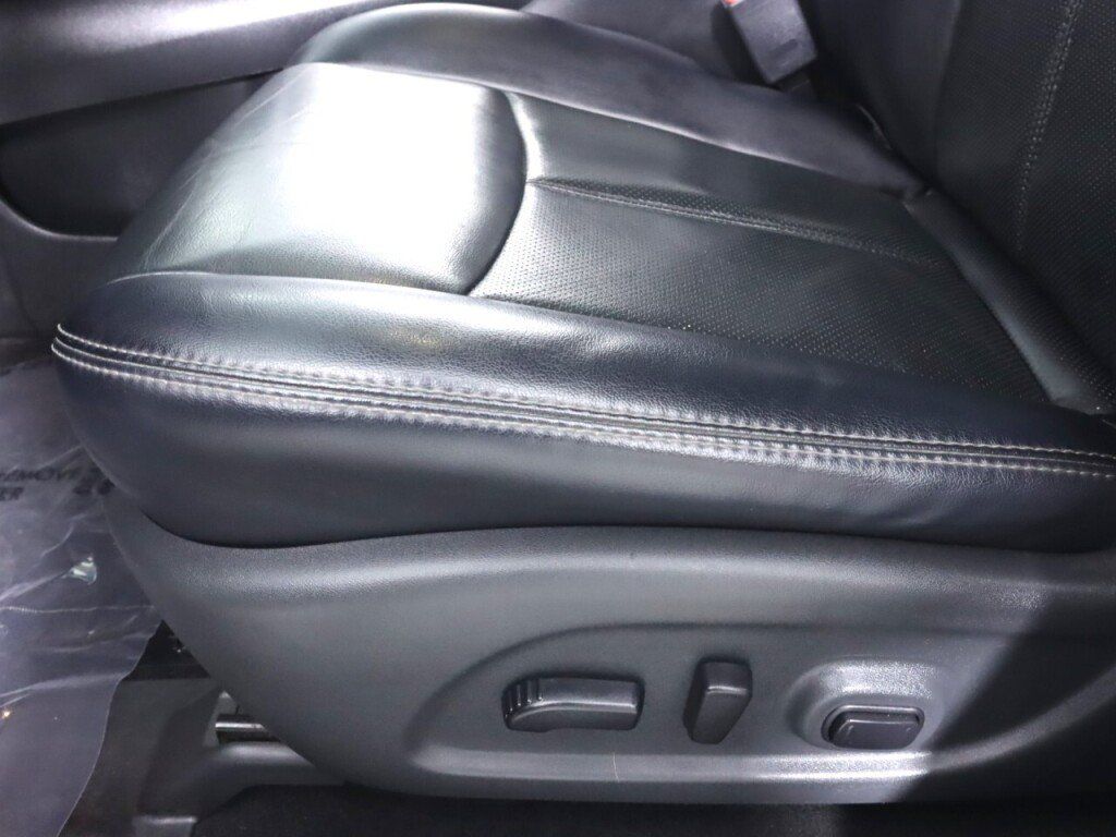 Used 2017 Nissan Pathfinder Platinum AWD/4WD image 35