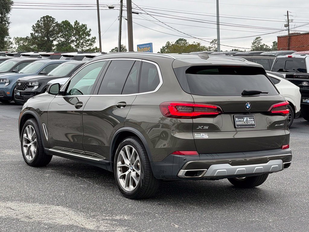 Used 2021 BMW X5 xDrive40i w/ Premium Package AWD/4WD image 3