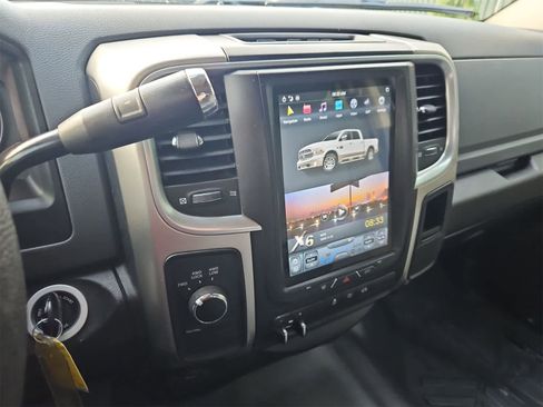 Used 2018 RAM 2500 SLT image 27